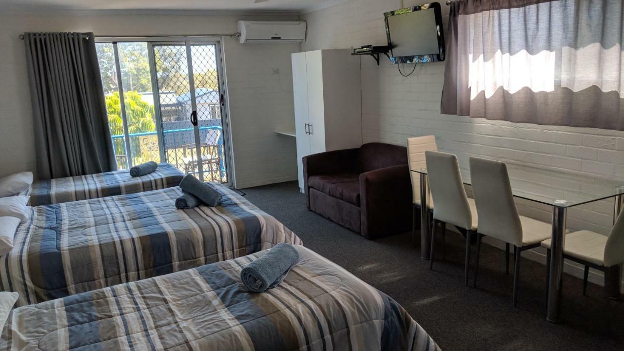 Harrington Village Motel Manning Point Exterior foto